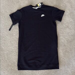Nike Black Short Sleeve Tee with Iconic Swoosh